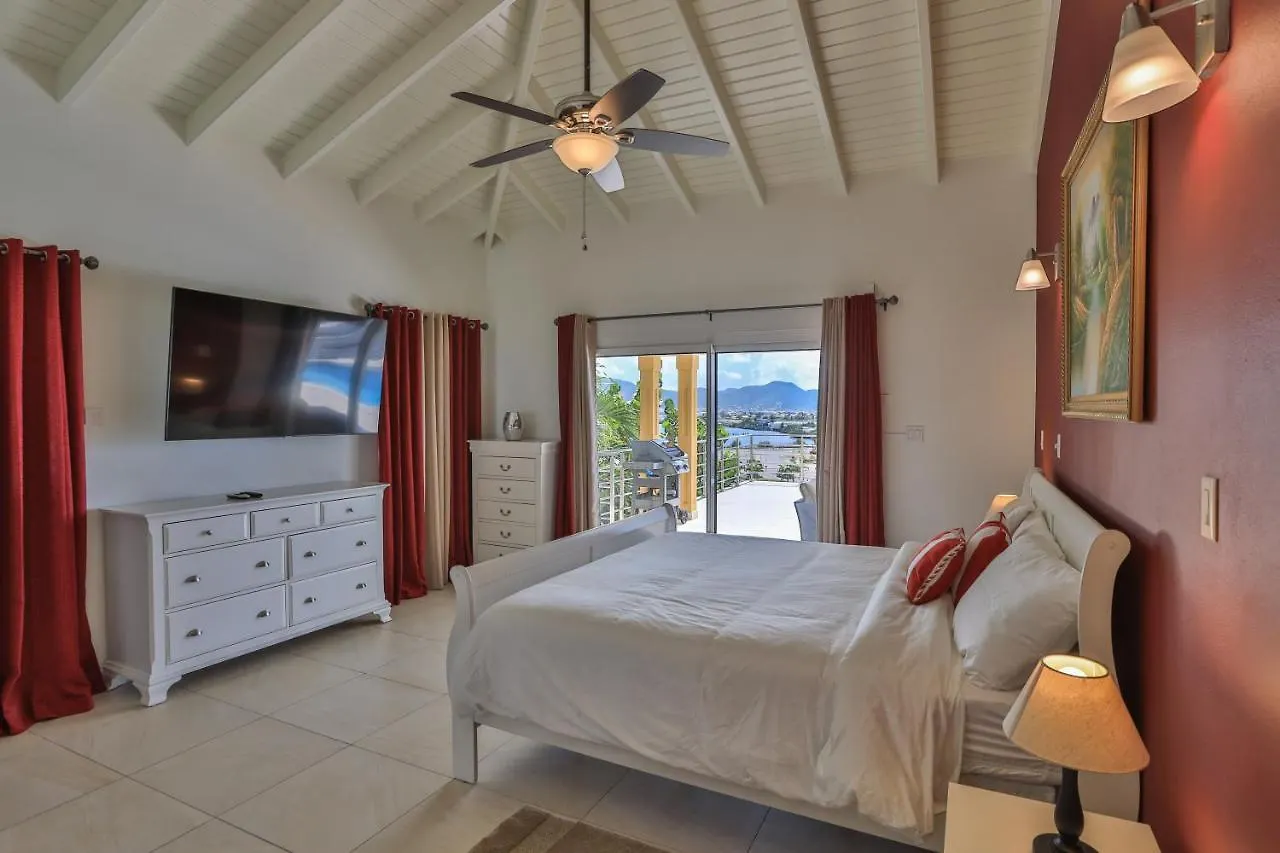 Reflection Z 5 Star Villa Maho 0*,